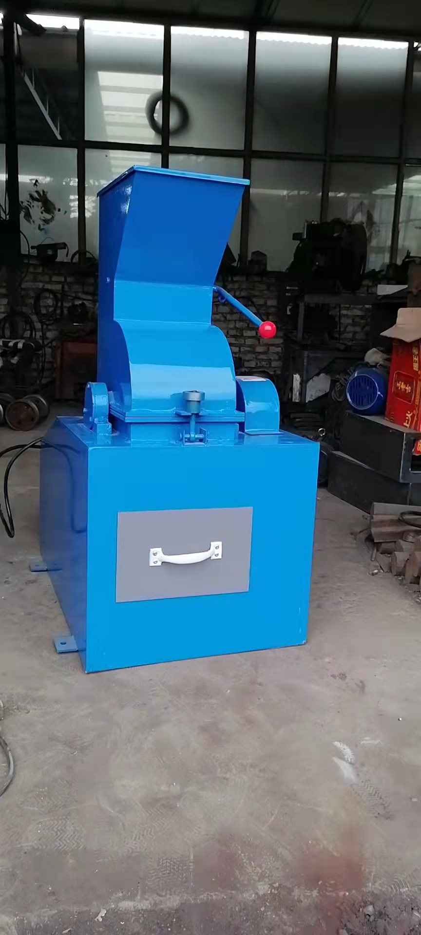 中創(chuàng)密封錘式破碎機(jī)的使用方法